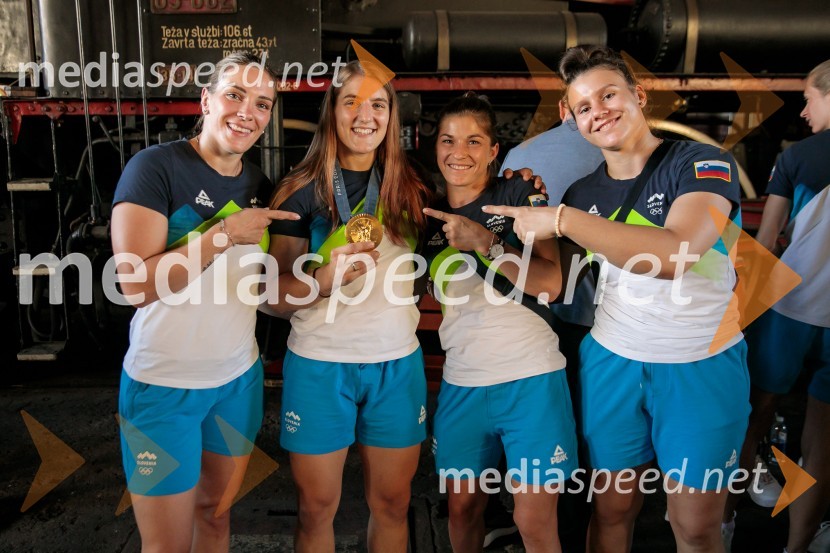  Anka Pogačnik, judoistka;  Andreja Leški, judoistka;  Maruša Štangar, judoistka;  Metka Lobnik, judoistka, najbolj perspektivna športnica Maribora v letu 2018Sprejem slovenskih olimpijcev na Kongresnem trgu