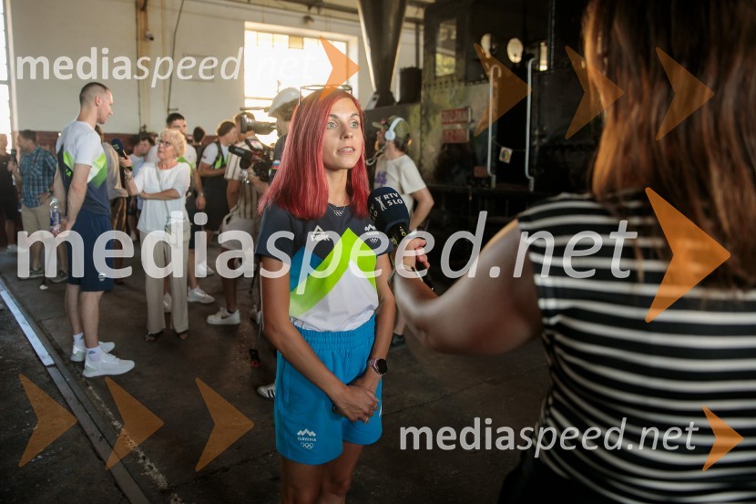  Klara Lukan, atletinjaSprejem slovenskih olimpijcev na Kongresnem trgu