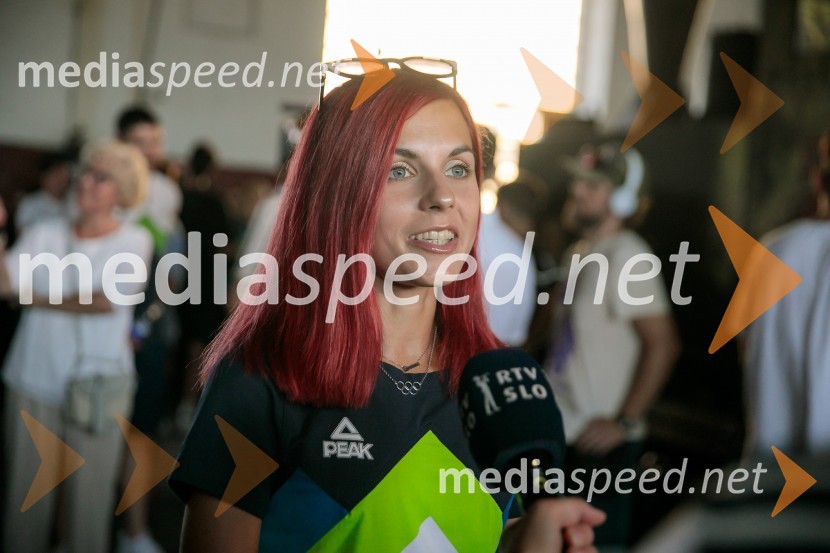  Klara Lukan, atletinjaSprejem slovenskih olimpijcev na Kongresnem trgu