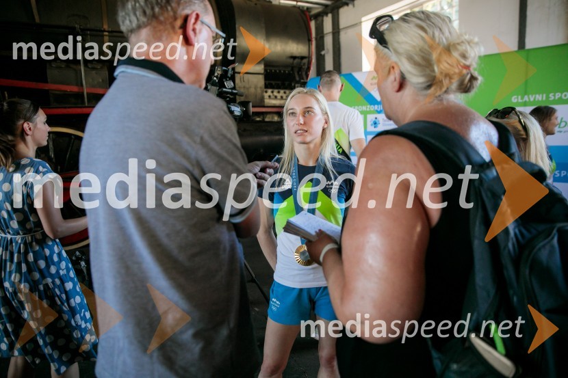  Janja Garnbret, športna plezalkaSprejem slovenskih olimpijcev na Kongresnem trgu