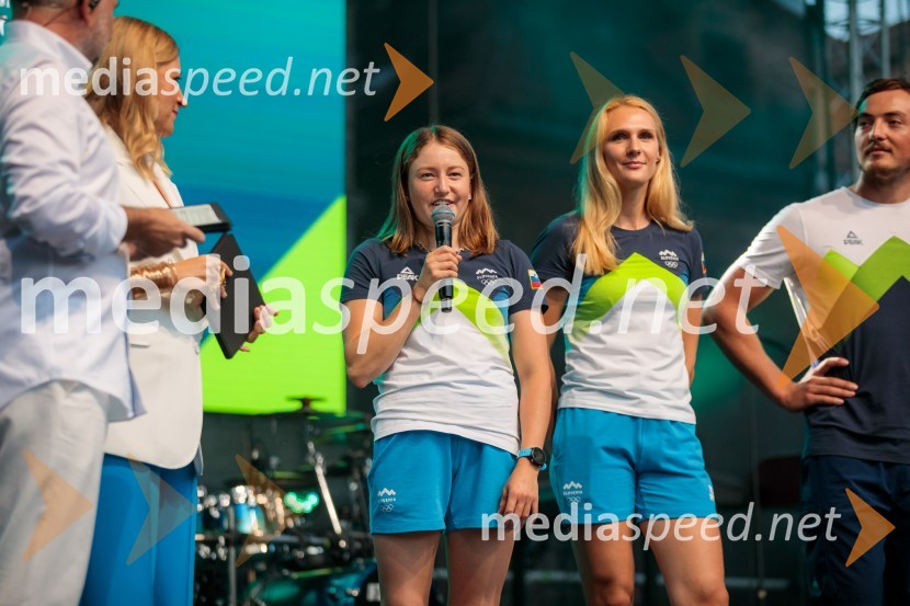  Eva Alina Hočevar, kajakašica;  Nina Kostanjšek, veslačica;  Isak Ivan Žvegelj, veslačSprejem slovenskih olimpijcev na Kongresnem trgu