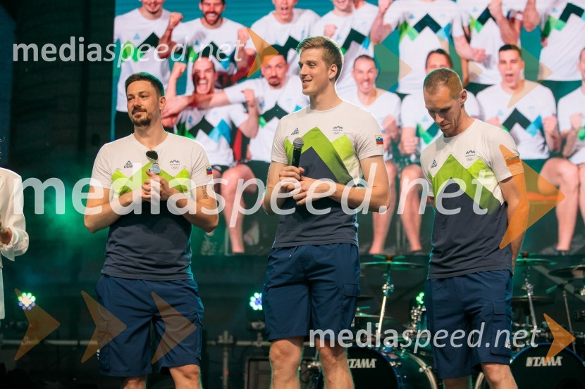  Dejan  Vinčić, odbojkar;  Sašo  Štalekar, odbojkar;  Tine Urnaut, odbojkarSprejem slovenskih olimpijcev na Kongresnem trgu
