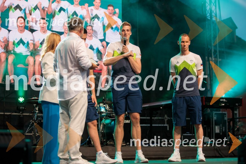  Sašo  Štalekar, odbojkar;  Tine Urnaut, odbojkarSprejem slovenskih olimpijcev na Kongresnem trgu