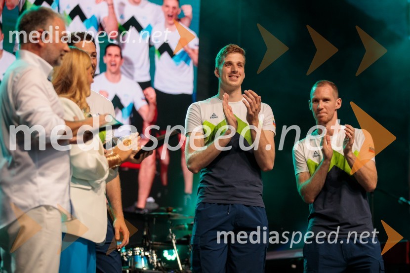  Aleš Smrekar, novinar in dnevni urednik Val202;  Sašo  Štalekar, odbojkar;  Tine Urnaut, odbojkarSprejem slovenskih olimpijcev na Kongresnem trgu