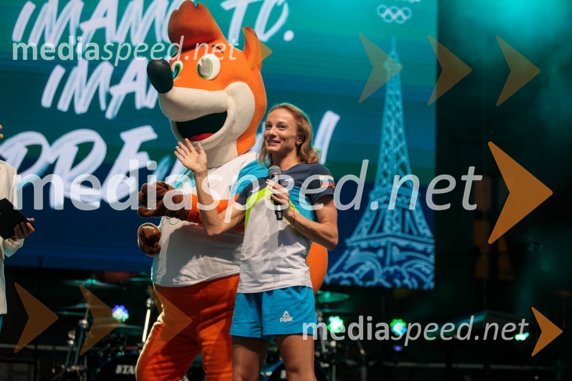  Jekaterina Vedenejeva, Slovenska reprezentantka v ritmični gimnastiki Sprejem slovenskih olimpijcev na Kongresnem trgu