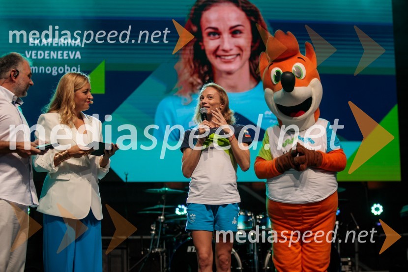  Aleš Smrekar, novinar in dnevni urednik Val202;  Anja Hlača Ferjančič, novinarka, RTV;  Jekaterina Vedenejeva, Slovenska reprezentantka v ritmični gimnastiki Sprejem slovenskih olimpijcev na Kongresnem trgu
