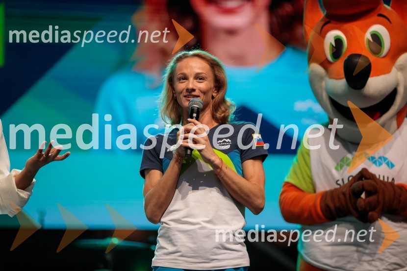  Jekaterina Vedenejeva, Slovenska reprezentantka v ritmični gimnastiki Sprejem slovenskih olimpijcev na Kongresnem trgu