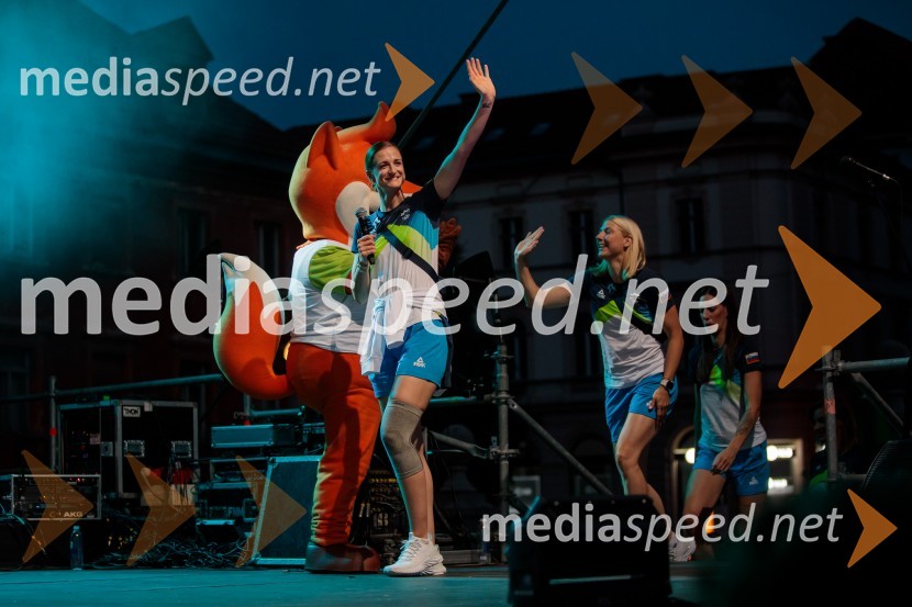  Ana Gros, rokometašicaSprejem slovenskih olimpijcev na Kongresnem trgu