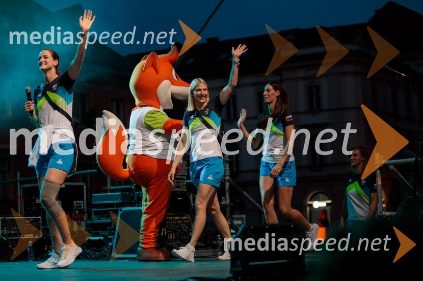  Ana Gros, rokometašica;  Tamara Mavsar, rokometašica;  Alja Varagić, rokometašicaSprejem slovenskih olimpijcev na Kongresnem trgu