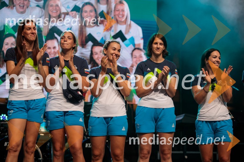  Alja Varagić, rokometašica;  Maja Vojnovič, rokometašica;  Tjaša Stanko, rokometašica;  Dijana Đajić, rokometašica;  Maja Svetik, rokometašicaSprejem slovenskih olimpijcev na Kongresnem trgu