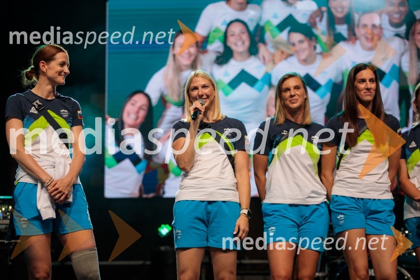  Ana Gros, rokometašica;  Tamara Mavsar, rokometašica;  Barbara Lazović, rokometašica;  Alja Varagić, rokometašicaSprejem slovenskih olimpijcev na Kongresnem trgu