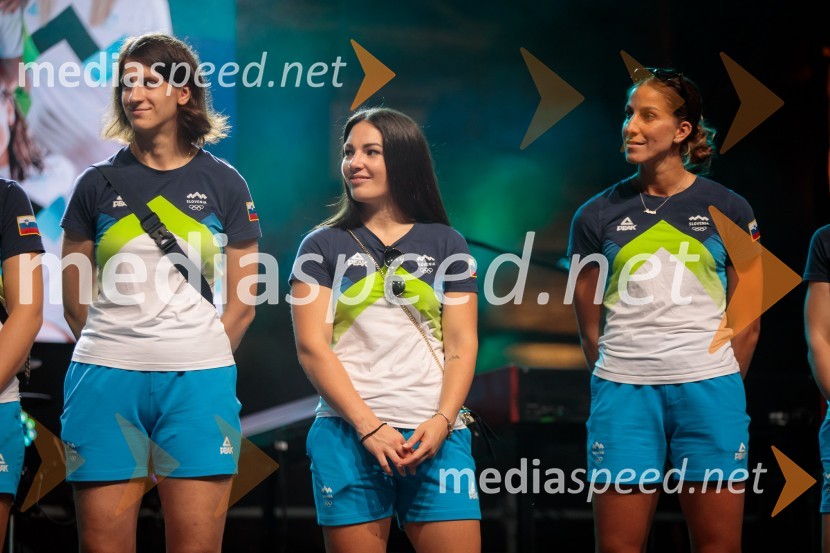  Dijana Đajić, rokometašica;  Maja Svetik, rokometašica;  Ana Abina, rokometašicaSprejem slovenskih olimpijcev na Kongresnem trgu
