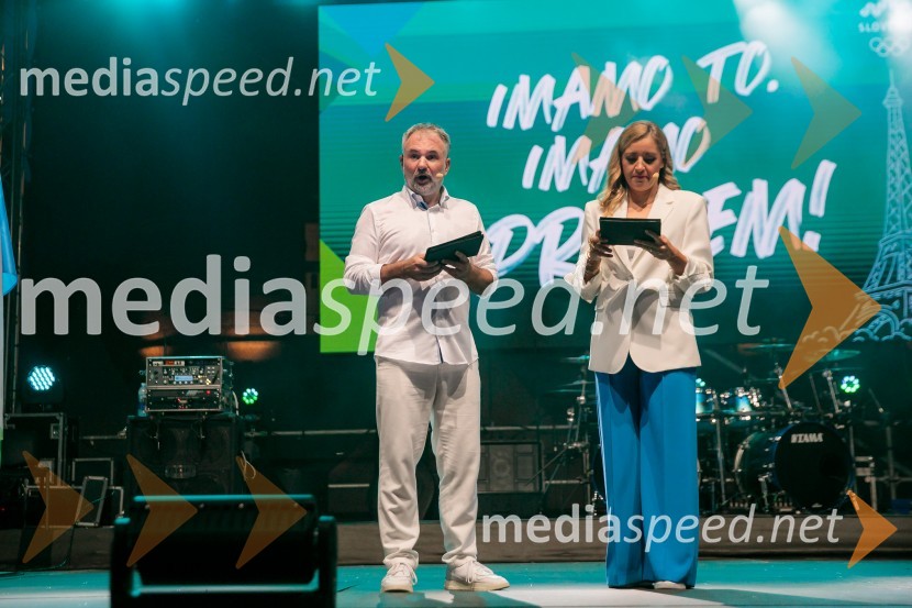  Aleš Smrekar, novinar in dnevni urednik Val202;  Anja Hlača Ferjančič, novinarka, RTVSprejem slovenskih olimpijcev na Kongresnem trgu