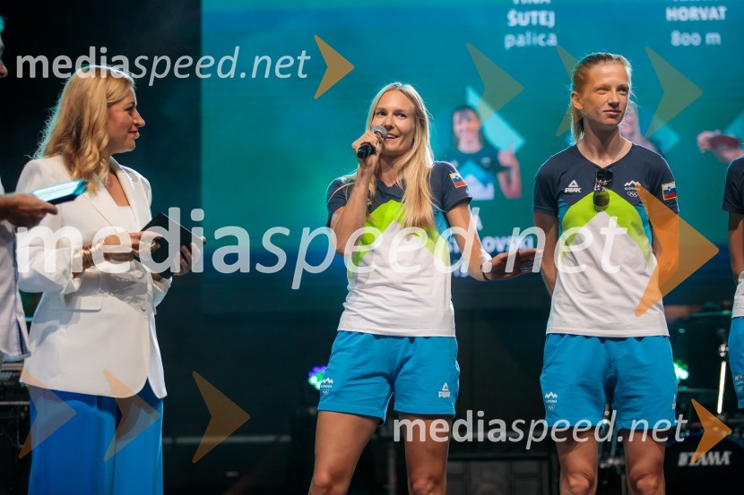  Anja Hlača Ferjančič, novinarka, RTV;  Neja Filipič, ateletinja;  Tina Šutej, atletinjaSprejem slovenskih olimpijcev na Kongresnem trgu