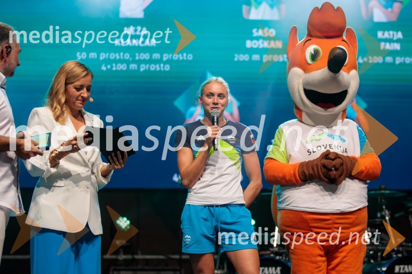  Anja Hlača Ferjančič, novinarka, RTV;  Neža Klančar, plavalkaSprejem slovenskih olimpijcev na Kongresnem trgu