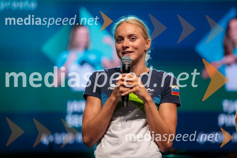  Neža Klančar, plavalkaSprejem slovenskih olimpijcev na Kongresnem trgu