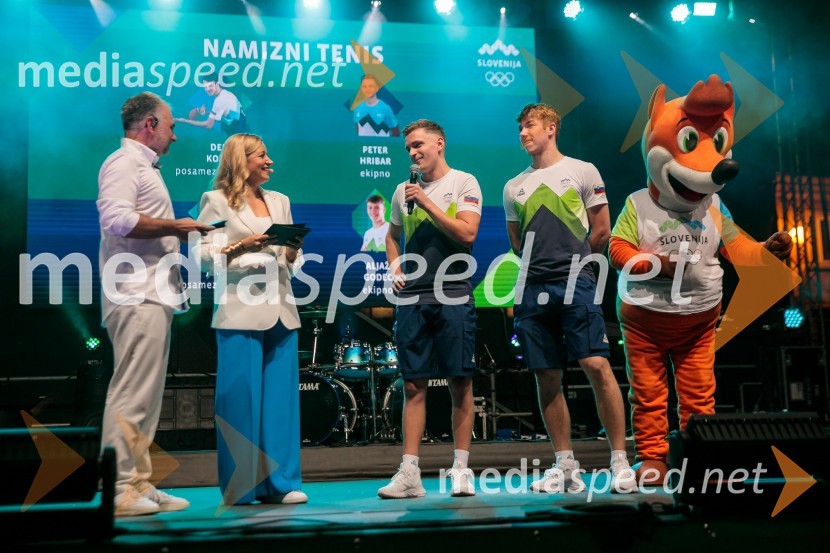  Aleš Smrekar, novinar in dnevni urednik Val202;  Anja Hlača Ferjančič, novinarka, RTV;  Peter Hribar;  Aljaž Godec, namizni tenisSprejem slovenskih olimpijcev na Kongresnem trgu