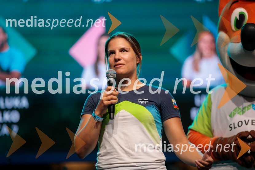  Lin Pletikos, jadralkaSprejem slovenskih olimpijcev na Kongresnem trgu