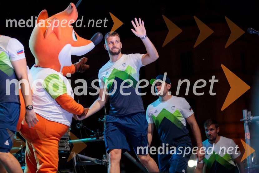  Aleks Vlah, rokometaš;  ... Sprejem slovenskih olimpijcev na Kongresnem trgu