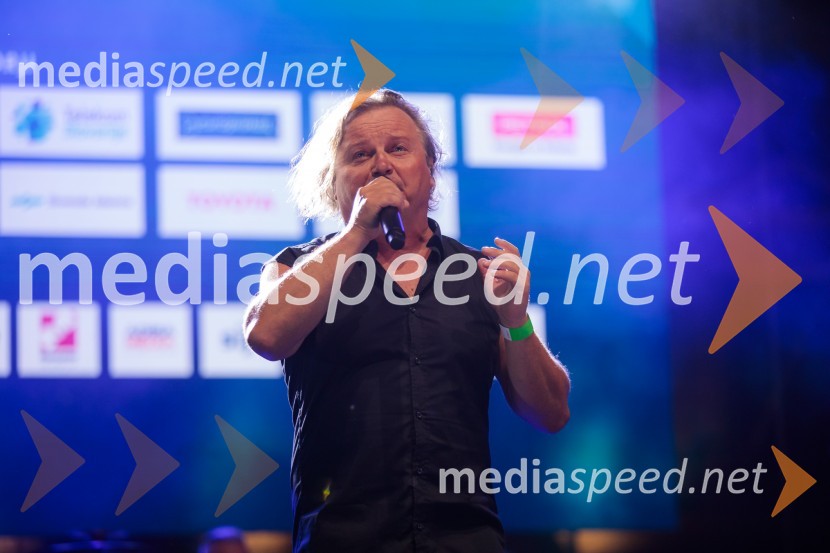  Matjaž Jelen, pevec, skupina Šank RockSprejem slovenskih olimpijcev na Kongresnem trgu