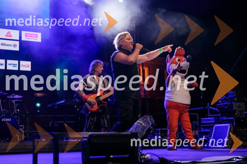  Matjaž Jelen, pevec, skupina Šank RockSprejem slovenskih olimpijcev na Kongresnem trgu