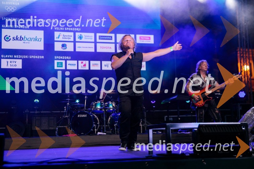  Matjaž Jelen, pevec, skupina Šank RockSprejem slovenskih olimpijcev na Kongresnem trgu