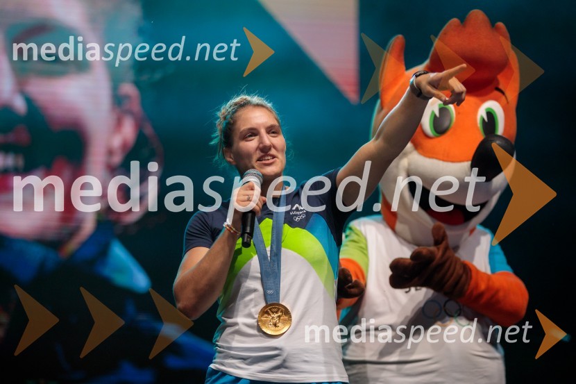  Andreja Leški, judoistkaSprejem slovenskih olimpijcev na Kongresnem trgu