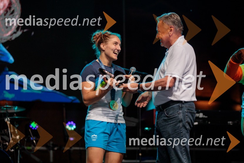  Andreja Leški, judoistka;  Zoran Janković, župan, Mestna občina LjubljanaSprejem slovenskih olimpijcev na Kongresnem trgu