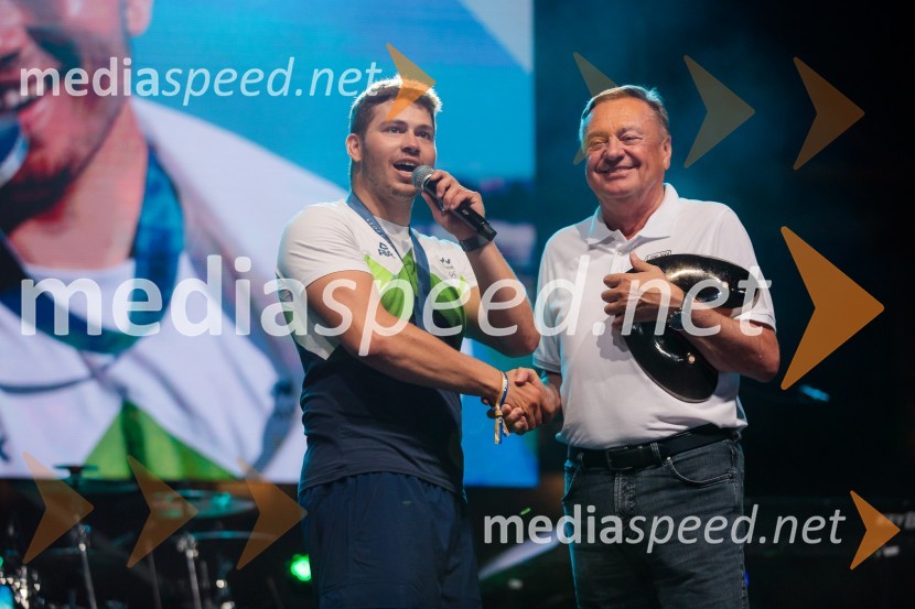  Toni Vodišek, kajtar;  Zoran Janković, župan, Mestna občina LjubljanaSprejem slovenskih olimpijcev na Kongresnem trgu