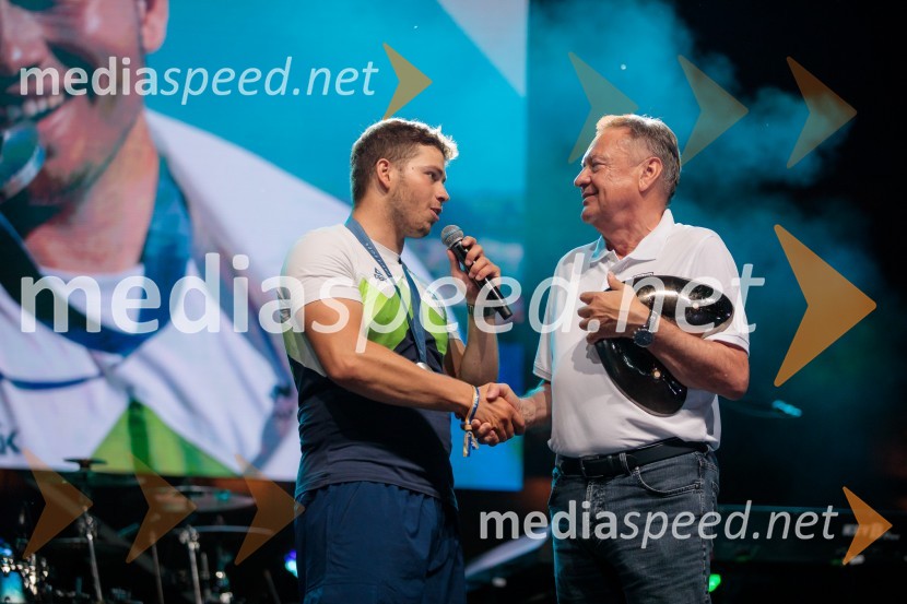  Toni Vodišek, kajtar;  Zoran Janković, župan, Mestna občina LjubljanaSprejem slovenskih olimpijcev na Kongresnem trgu