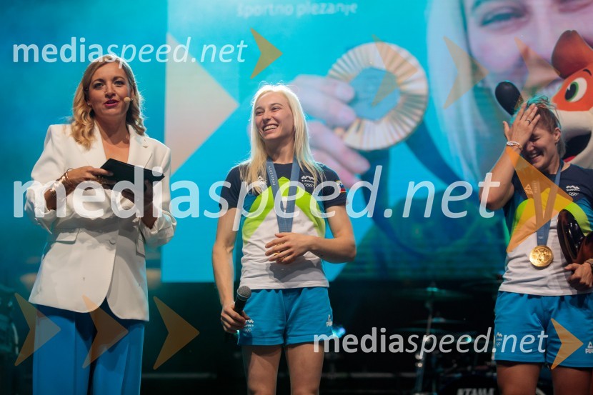  Anja Hlača Ferjančič, novinarka, RTV;  Janja Garnbret, športna plezalka;  Andreja Leški, judoistkaSprejem slovenskih olimpijcev na Kongresnem trgu