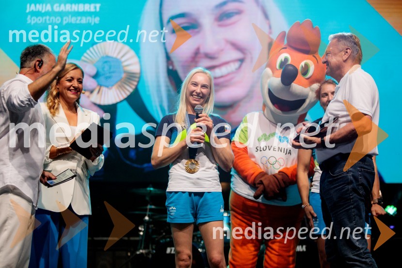  Anja Hlača Ferjančič, novinarka, RTV;  Janja Garnbret, športna plezalka;  Zoran Janković, župan, Mestna občina LjubljanaSprejem slovenskih olimpijcev na Kongresnem trgu