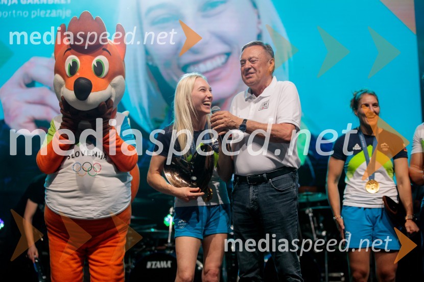 Janja Garnbret, športna plezalka;  Zoran Janković, župan, Mestna občina Ljubljana;  Andreja Leški, judoistkaSprejem slovenskih olimpijcev na Kongresnem trgu