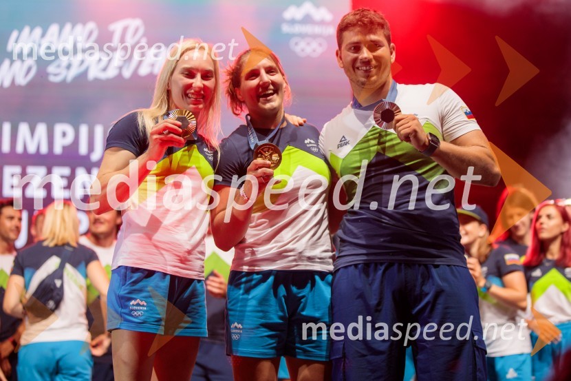  Janja Garnbret, športna plezalka;  Andreja Leški, judoistka;  Toni Vodišek, kajtarSprejem slovenskih olimpijcev na Kongresnem trgu