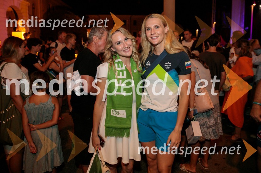  ... ;  Nina Kostanjšek, veslačicaSprejem slovenskih olimpijcev na Kongresnem trgu