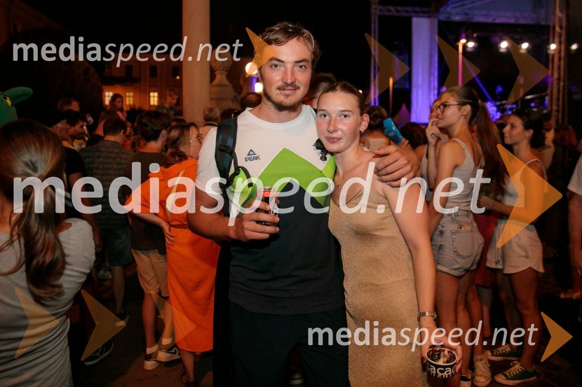  Isak Ivan Žvegelj, veslač;  ... Sprejem slovenskih olimpijcev na Kongresnem trgu