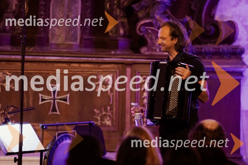  Marko Hatlak, harmonikarMarko Hatlak in Nuška Drašček na 72. Ljubljana Festivalu