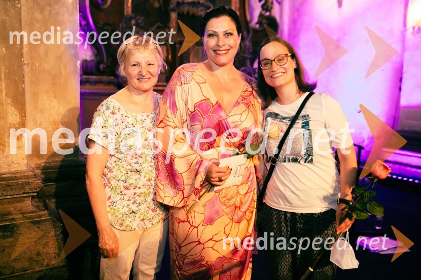  ... ;  Nuška Drašček, pevka;  ... Marko Hatlak in Nuška Drašček na 72. Ljubljana Festivalu