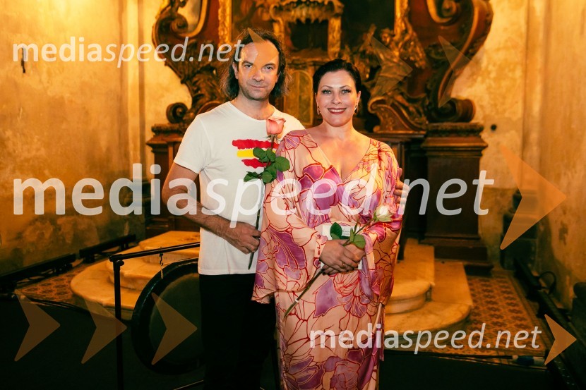  Marko Hatlak, harmonikar;  Nuška Drašček, pevkaMarko Hatlak in Nuška Drašček na 72. Ljubljana Festivalu