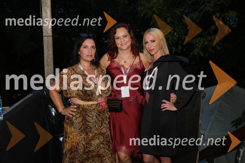  Samira K. Awadalla;  Lucija Smolnik, direktor festivala;  Staša Berus, Občina RušeSeverina navdušila na festivalu Letni oder Ruše
