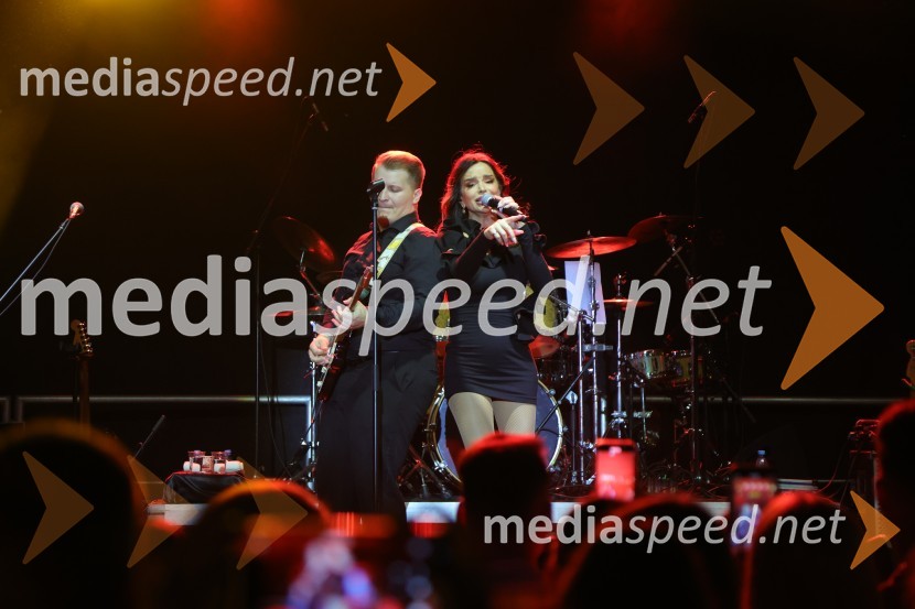  ... ;  Severina Vučković, pevkaSeverina navdušila na festivalu Letni oder Ruše