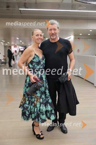  Darja Štravs Tisu, radijska voditeljica, glasbenica in fotografinja;  Renato Zanella, baletni plesalec, koreograf in režiserGala večer svetovnih baletnih zvezd na Ljubljana Festivalu