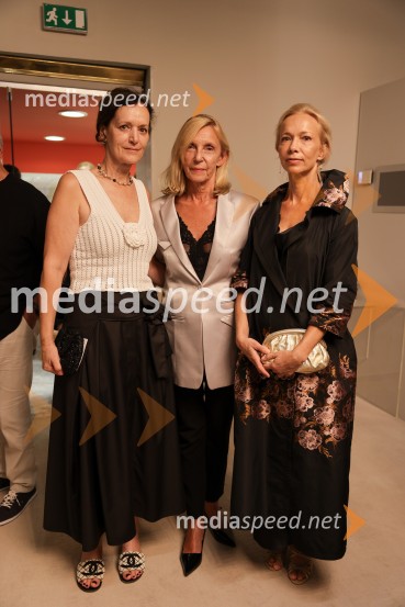 dr. Mateja Gaber;  Aleksandra Žerjav;  Tanja Pak, oblikovalka stekla, profesorica na ALUOGala večer svetovnih baletnih zvezd na Ljubljana Festivalu