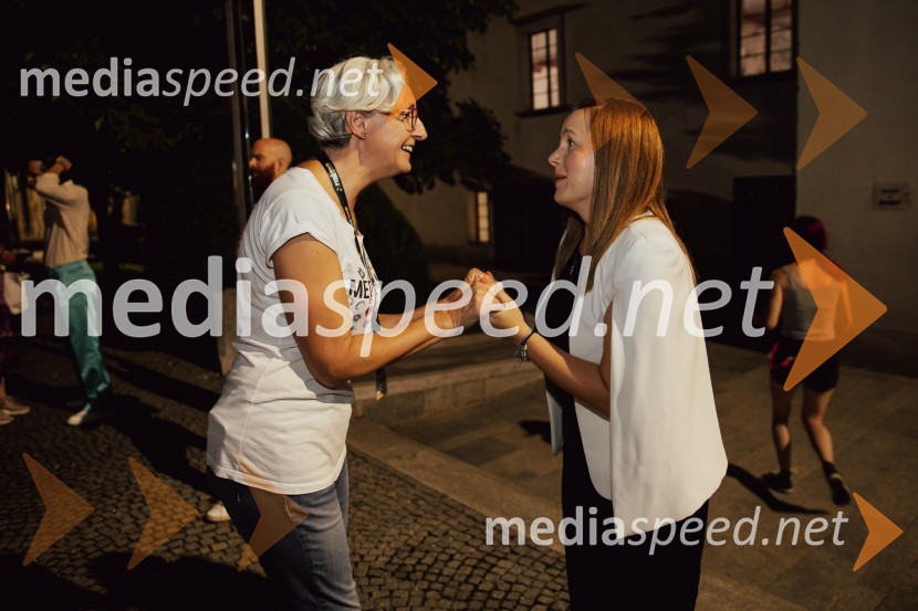  Lucija  Ćirović, stand up komičarka;  Tanja Kocman, stand up komičarka17. Panč festival, 1.dan