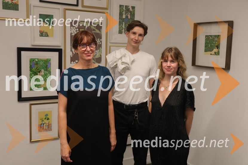  Brigita Strnad, Umetnostna galerija Maribor;  ... ;  Alja Horvat, oblikovalka in ilustratorka Odprtje nove razstave ilustratorke Alje Horvat