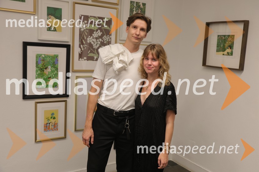  ... ;  Alja Horvat, oblikovalka in ilustratorka Odprtje nove razstave ilustratorke Alje Horvat