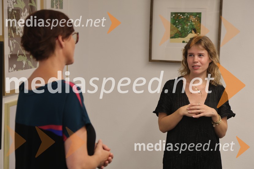  Alja Horvat, oblikovalka in ilustratorka Odprtje nove razstave ilustratorke Alje Horvat