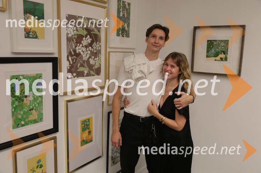  ... ;  Alja Horvat, oblikovalka in ilustratorka Odprtje nove razstave ilustratorke Alje Horvat