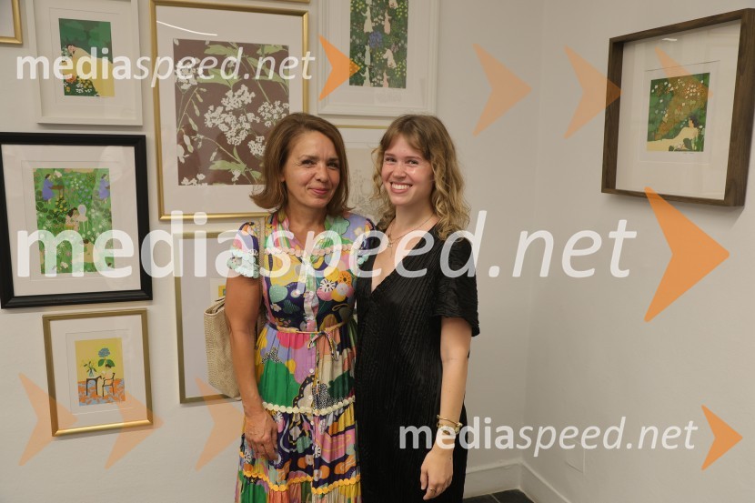  ... ;  Alja Horvat, oblikovalka in ilustratorka Odprtje nove razstave ilustratorke Alje Horvat