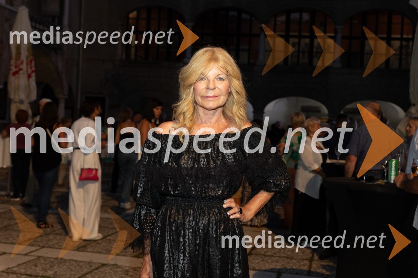  Darja Kuhar Kotnik, soustanoviteljica in podpredsednica Društva za zdravje narodaOto Pestner & Moje dame na 72. Ljubljana Festivalu